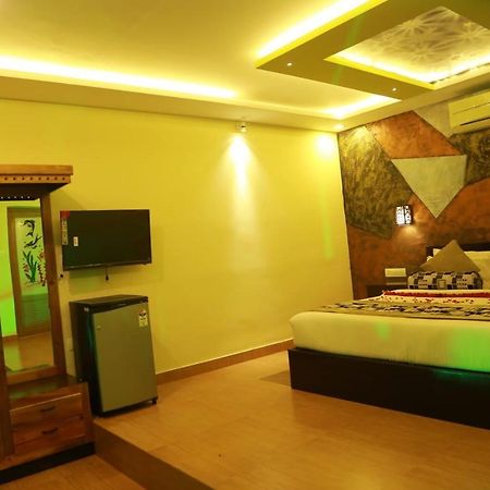 Lara Lake View Resort 트리반드룸 외부 사진